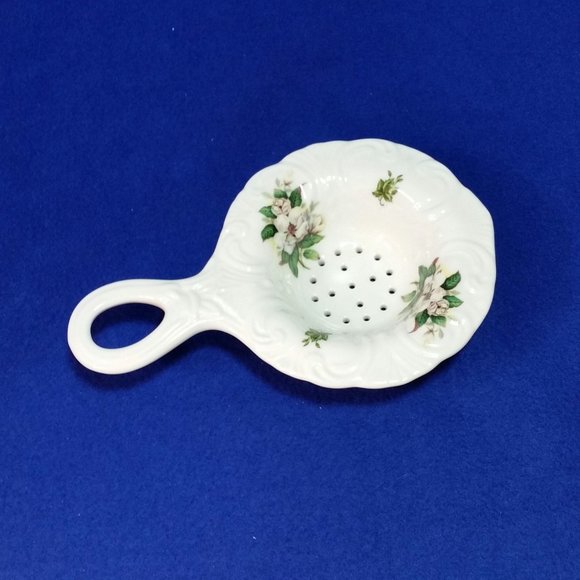 Tea Strainer With Dogwood Flowers and Handle Tea Bag Holder 1950's Pre-Owned - Picture 7 of 10
